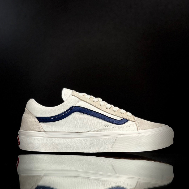 GIÀY SNEAKER VANS STAY KÈM BỘ QUÀ TẶNG GIÁ TRỊ