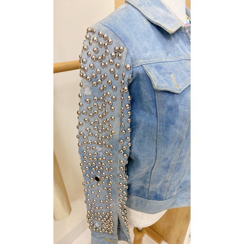 Áo khoác jean đính hạt