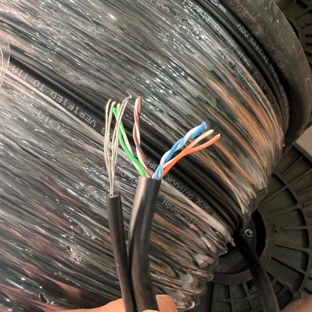 Dây mạng ngoài trời lõi đồng nguyên chất 4 sợi trợ lực và 8 sợi trợ lực, có gia cường