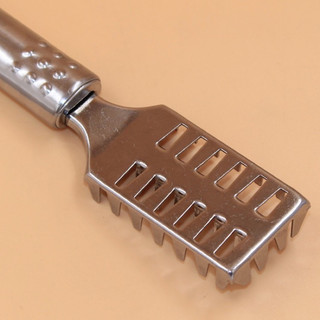 Đánh vảy cá inox,dụng cụ đánh vảy cá siêu dễ