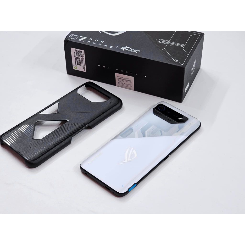 Điện thoại Asus ROG Phone 7  Pin 6.000 mAh, Snapdragon 8+ Gen 2
