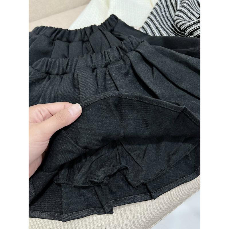Set dạ viền ngọc mix chân váy đen bé gái