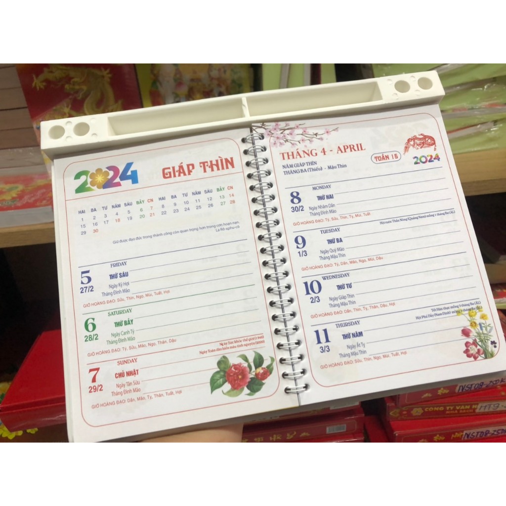 Lịch để bàn văn hóa lò xo giữa năm 2024 Giáp Thìn