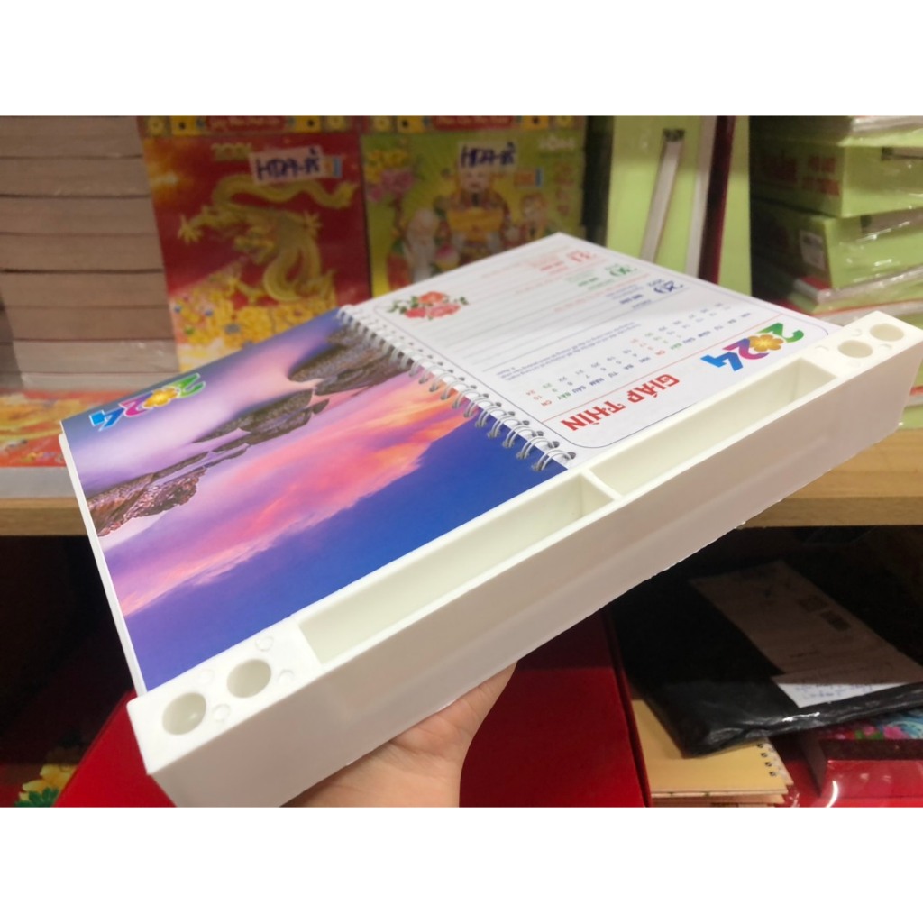 Lịch để bàn văn hóa lò xo giữa năm 2024 Giáp Thìn