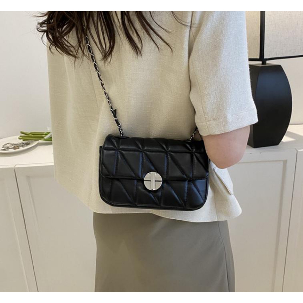 Túi xách nữ đeo chéo thời trang đeo vai giá rẻ thiết kế khoá tròn trắng xoay Thanhthushop68 815