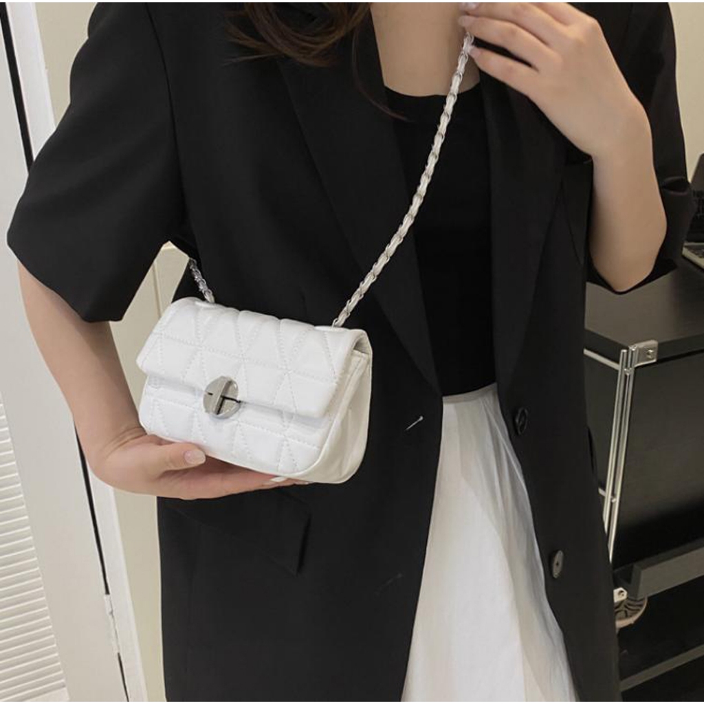 Túi xách nữ đeo chéo thời trang đeo vai giá rẻ thiết kế khoá tròn trắng xoay Thanhthushop68 815