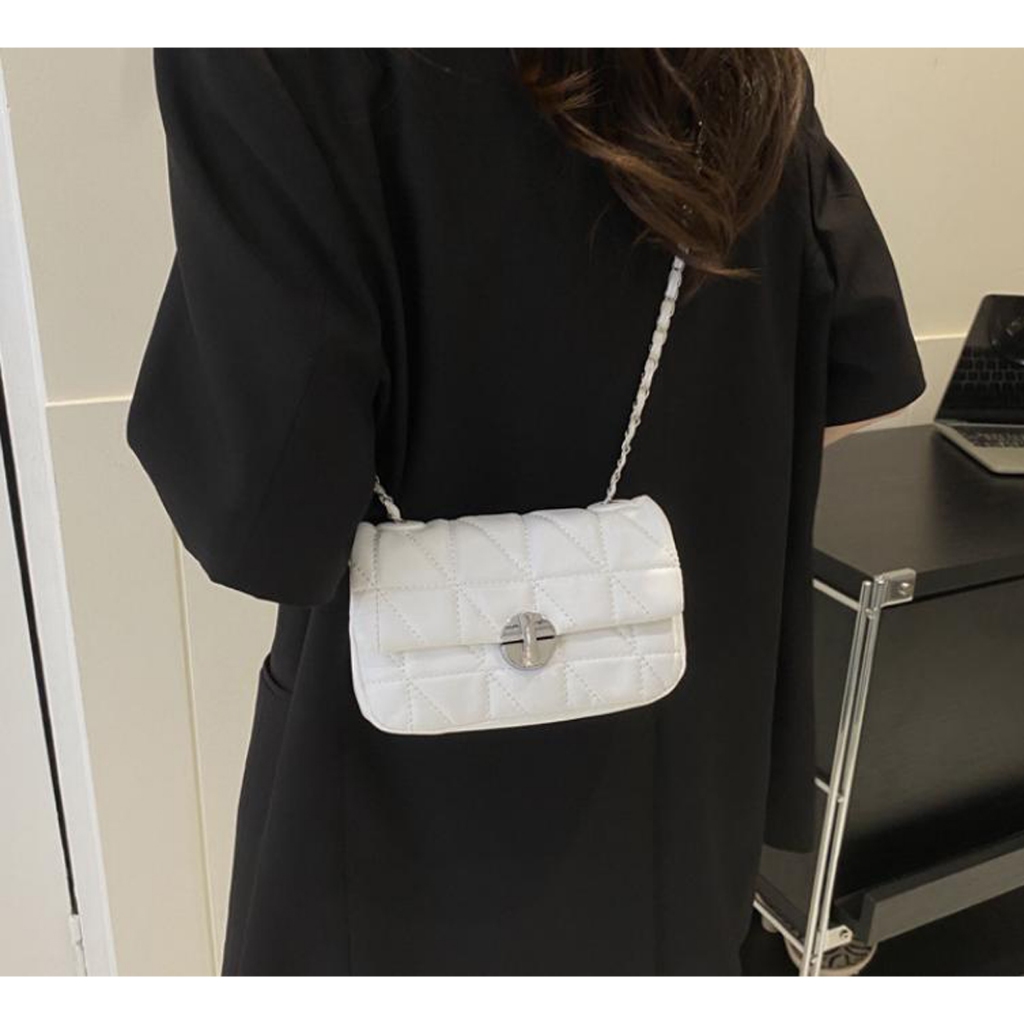 Túi xách nữ đeo chéo thời trang đeo vai giá rẻ thiết kế khoá tròn trắng xoay Thanhthushop68 815