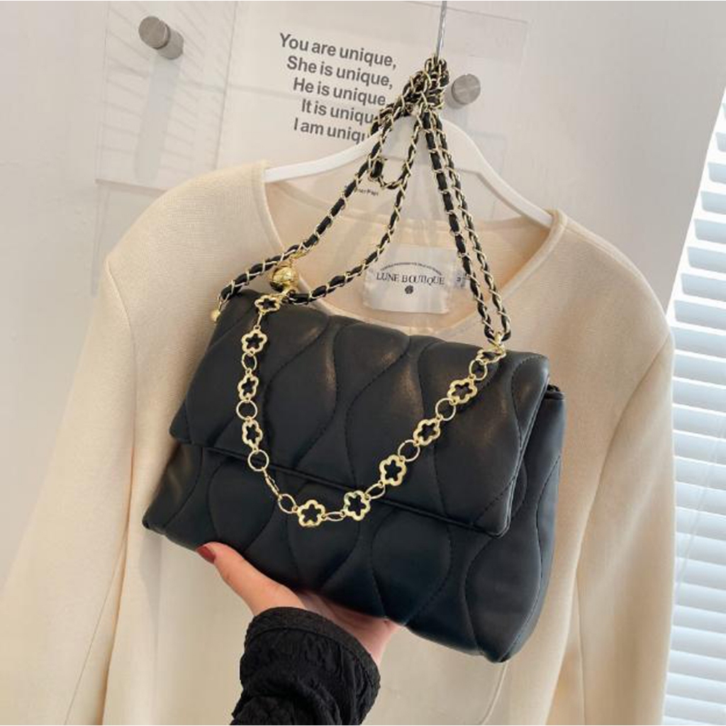 Túi xách  thời trang công sở nữ túi đeo chéo da mềm thêu phong cách trẻ trung cá tính Thanhthushop68 816