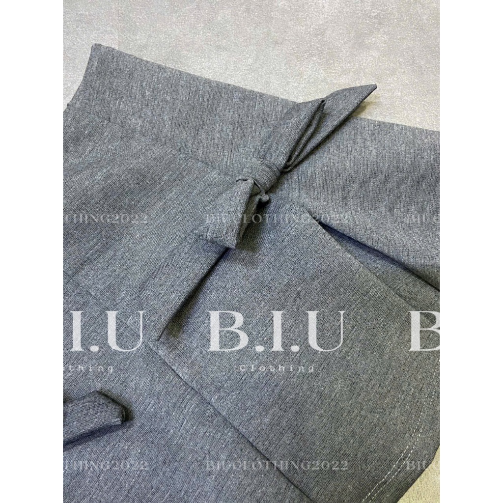 Set áo croptop kèm nón dây đôi hở lưng chân váy xếp ly đính nơ Jen Set Biu Clothing BB0159