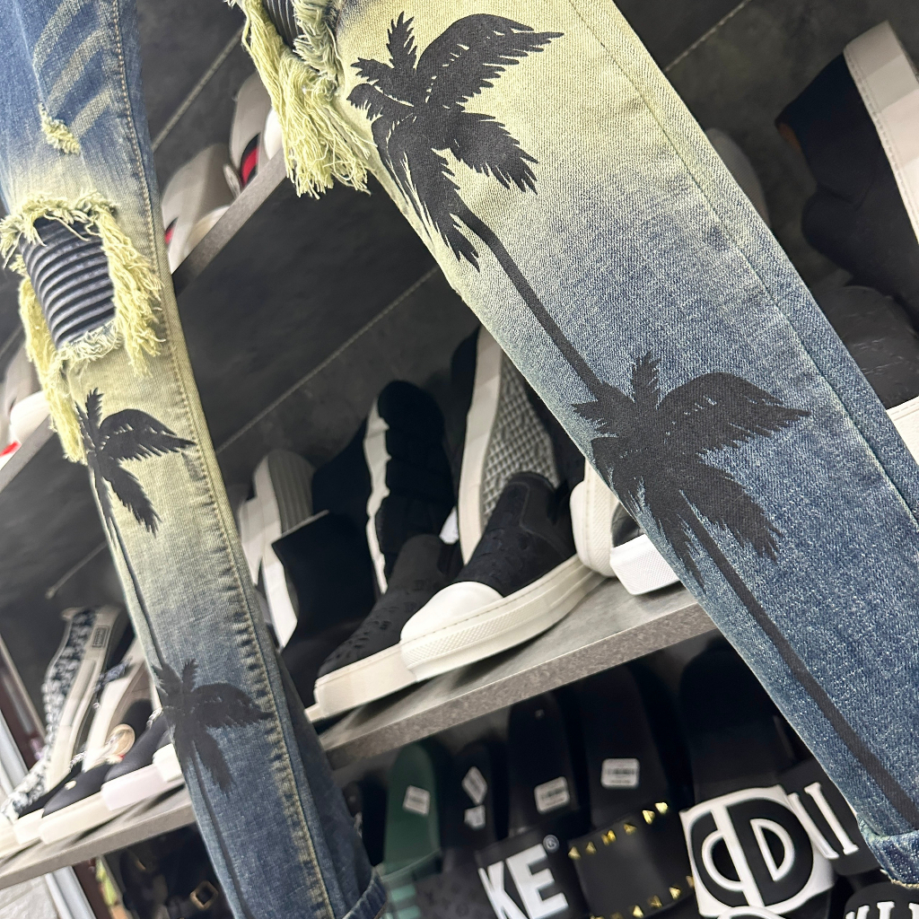 Quần Cây Dừa Amiri Gối Vá Da 4 Cúc Quần Jean Nam Amiri Slimfit Wash Xanh Vàng in hình cây dừa phối rách tua gối MS 21