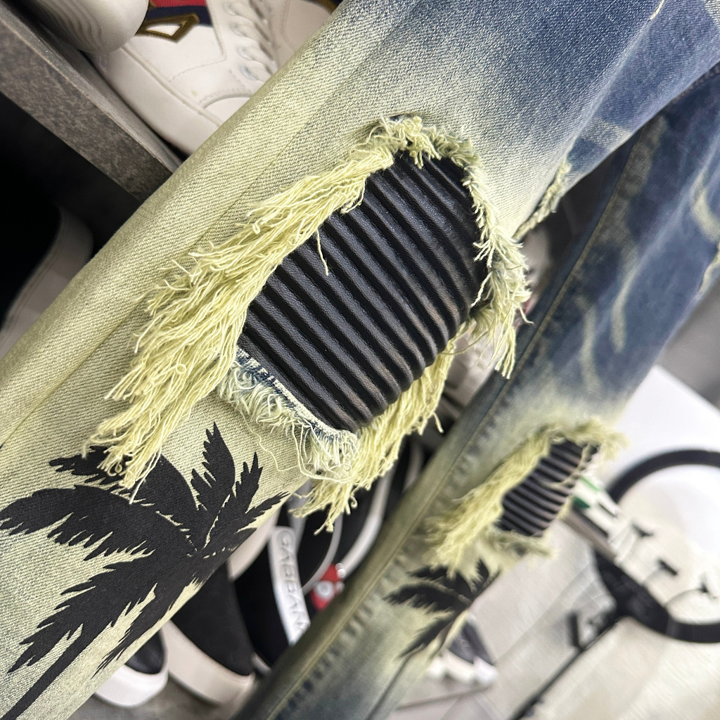 Quần Cây Dừa Amiri Gối Vá Da 4 Cúc Quần Jean Nam Amiri Slimfit Wash Xanh Vàng in hình cây dừa phối rách tua gối MS 21