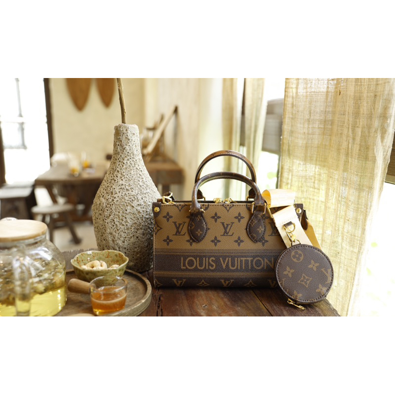 Túi Xách Eo Vi ONTHEGO Mẫu Mới Nhất Tặng Kèm Ví Mini Super Full Box