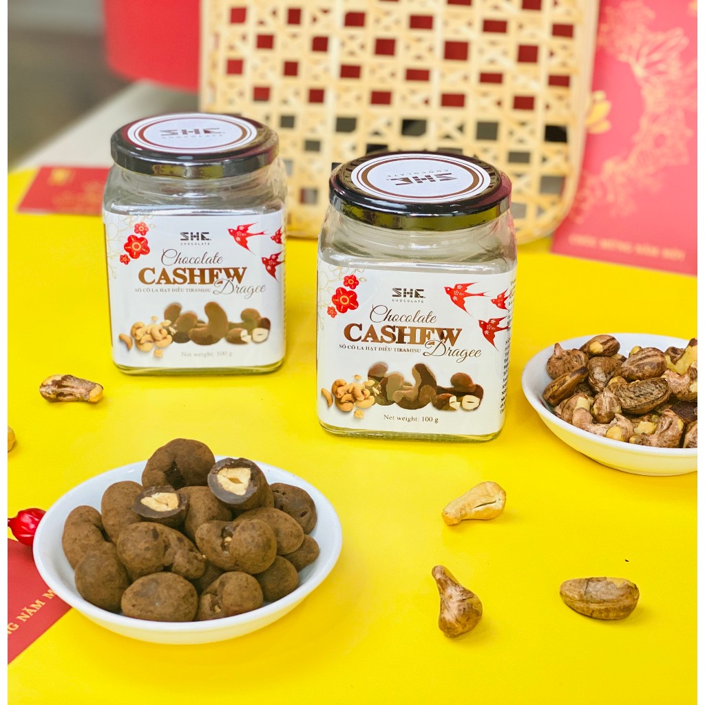 Socola Hạt điều Tiramisu 100g SHE Chocolate - Nhân hạt điều rang nguyên hạt giòn tan và socola đen