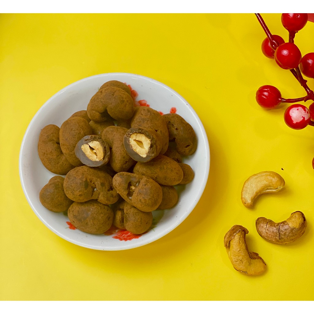 Socola Hạt điều Tiramisu 100g SHE Chocolate - Nhân hạt điều rang nguyên hạt giòn tan và socola đen