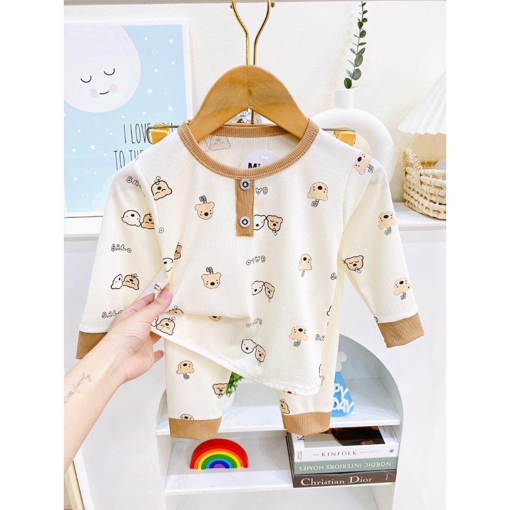 Bộ tăm in tràn nền trắng viền nâu cho bé