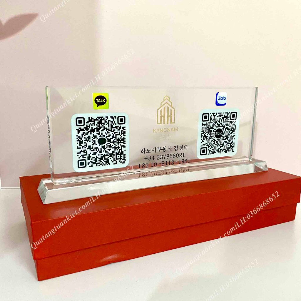 Bảng QR để bàn pha lê,quét mã QR bằng pha lê K9