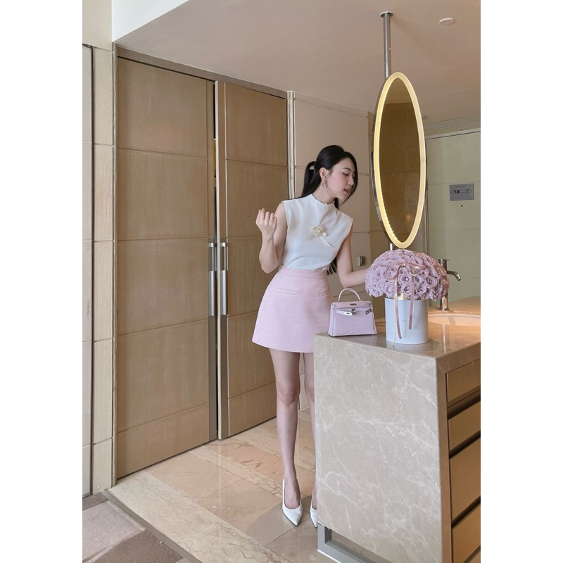 Set áo cài hoa kèm chán váy tweed