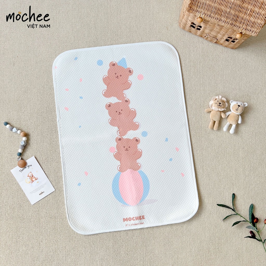 Lót chống thấm cho bé Mochee 4D 50x70cm, tấm lót thay bỉm họa tiết thoáng khí - Monnie Kids