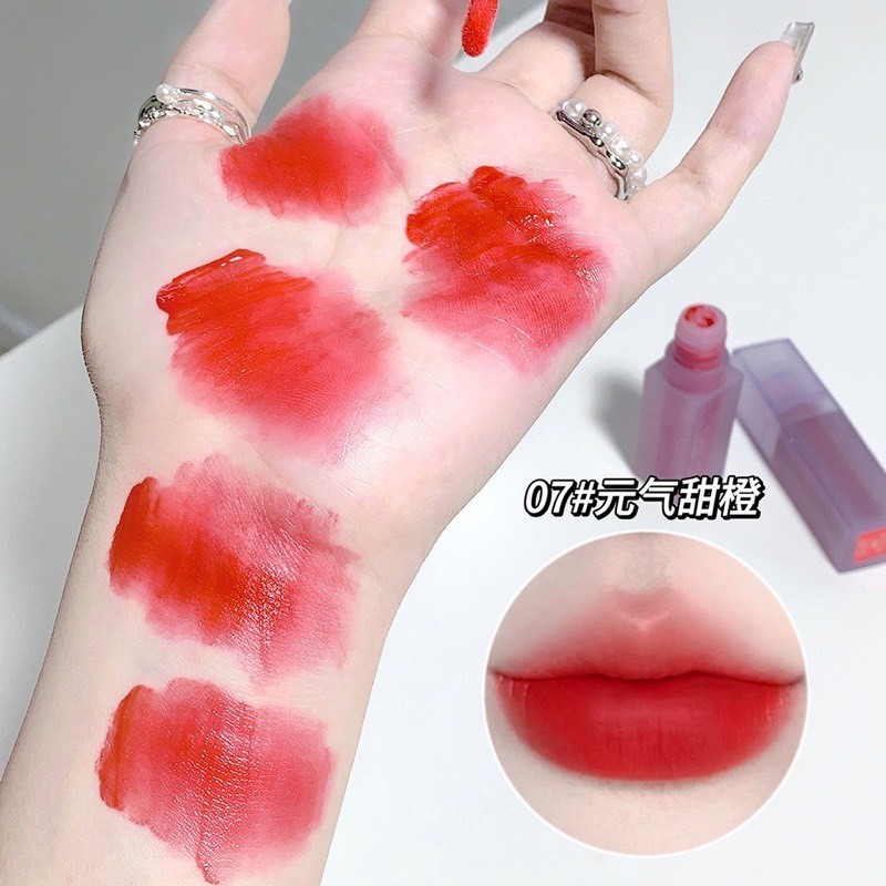 Son Gege Bear vỏ tím mịn như nhung không gây khô môi