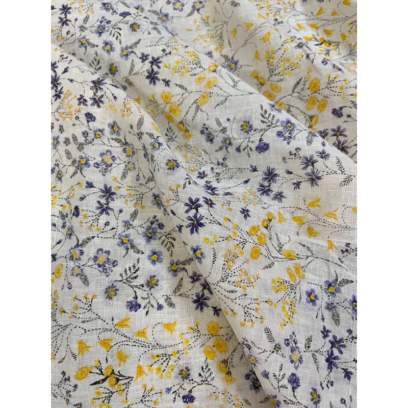 Vải Xô Linen pha tưng in hoa nhí, Chất vải đanh nhẹ. Sợi vải chắc lắm nhe, ko bị nhão