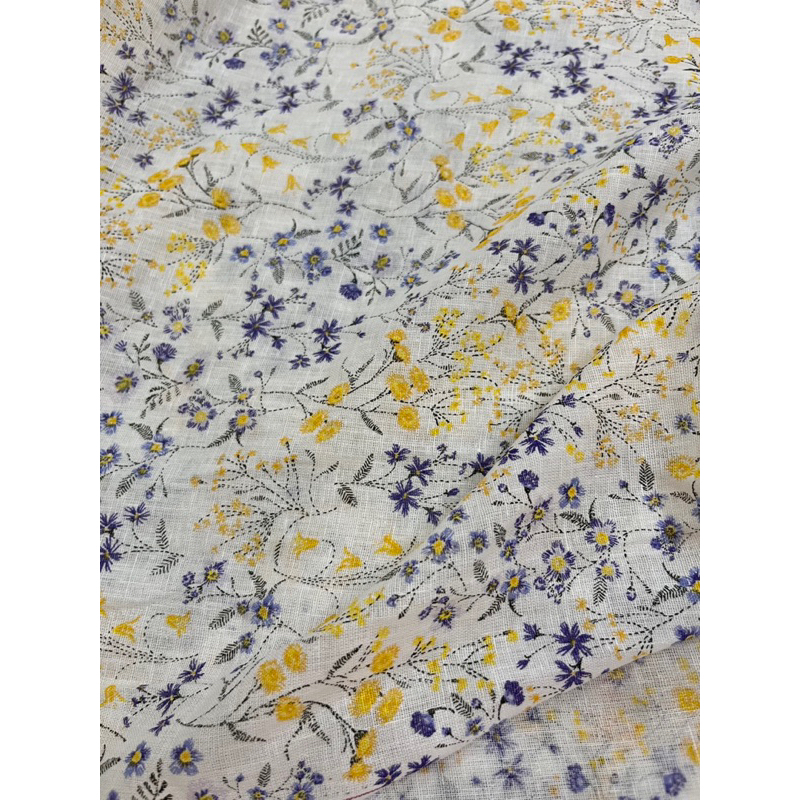 Vải Xô Linen pha tưng in hoa nhí, Chất vải đanh nhẹ. Sợi vải chắc lắm nhe, ko bị nhão