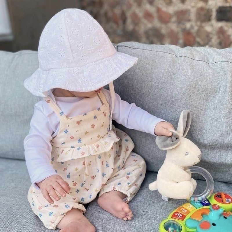 Vải Xô Linen pha tưng in hoa nhí, Chất vải đanh nhẹ. Sợi vải chắc lắm nhe, ko bị nhão