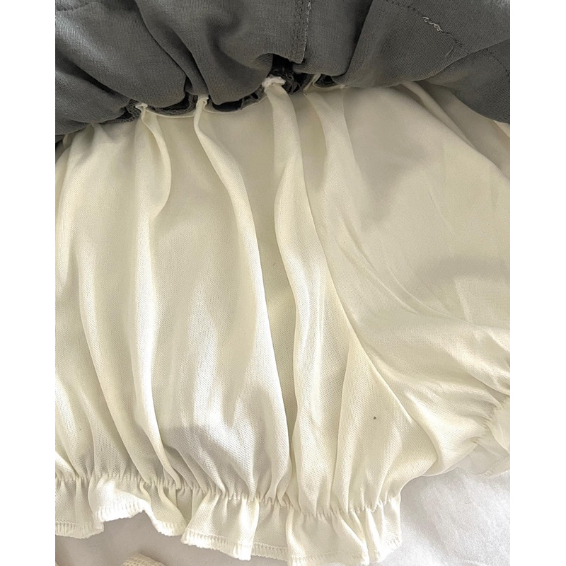 Áo gân dài tay vai lệch - Chân váy bèo tầng lưng chun