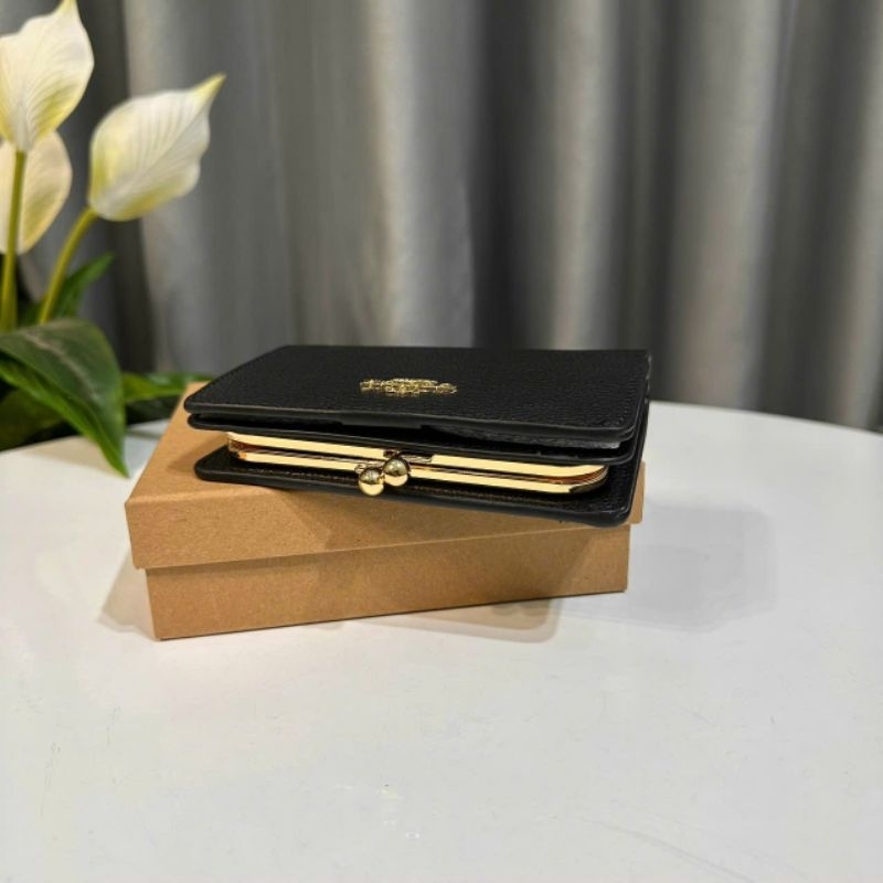 ✨✨Coach Women Short Fold Wallet✨✨ C8337, C8737🌟Mẫu ví coach gập mới đon giản, xinh xắn