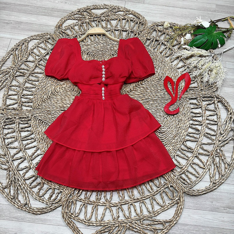 Đầm tầng có mút ngực