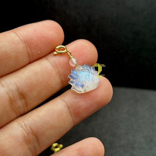 Hồ Ly Đá Mặt Trăng Moonstone Charm