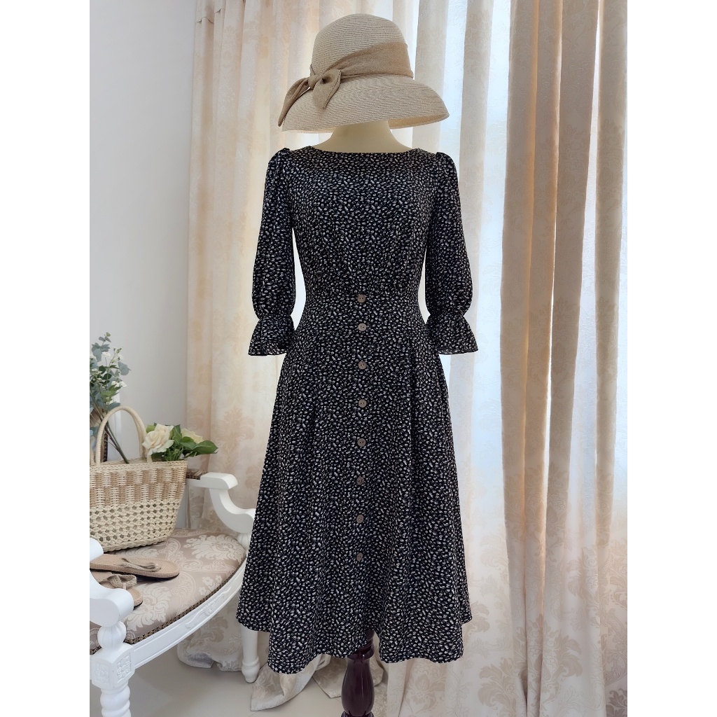 Đầm Midi cổ thuyền, tay bèo, phối nẹp eo, tùng cài nút _ D1.762