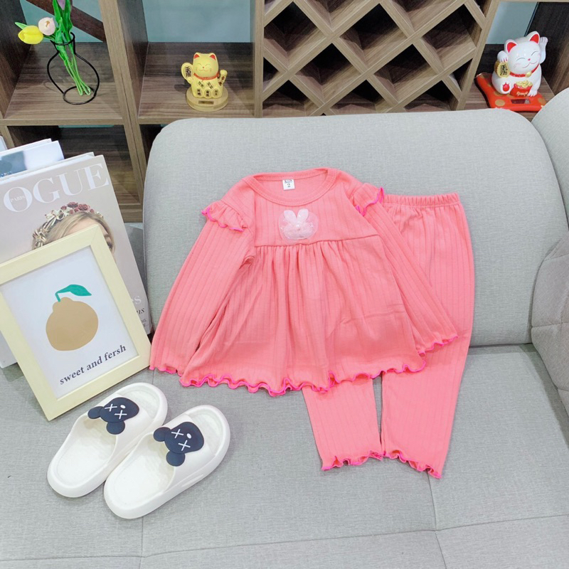 Bộ len tăm có viền cho bé gái siêu xinh