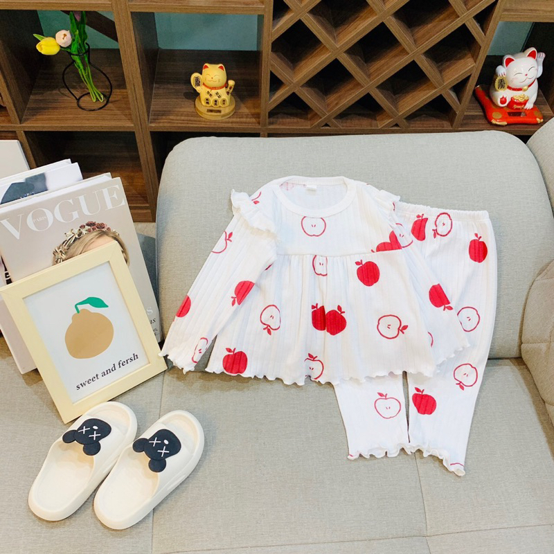 Bộ len tăm có viền cho bé gái siêu xinh