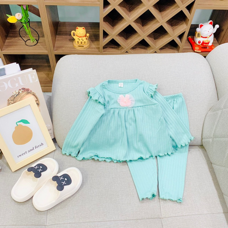 Bộ len tăm có viền cho bé gái siêu xinh