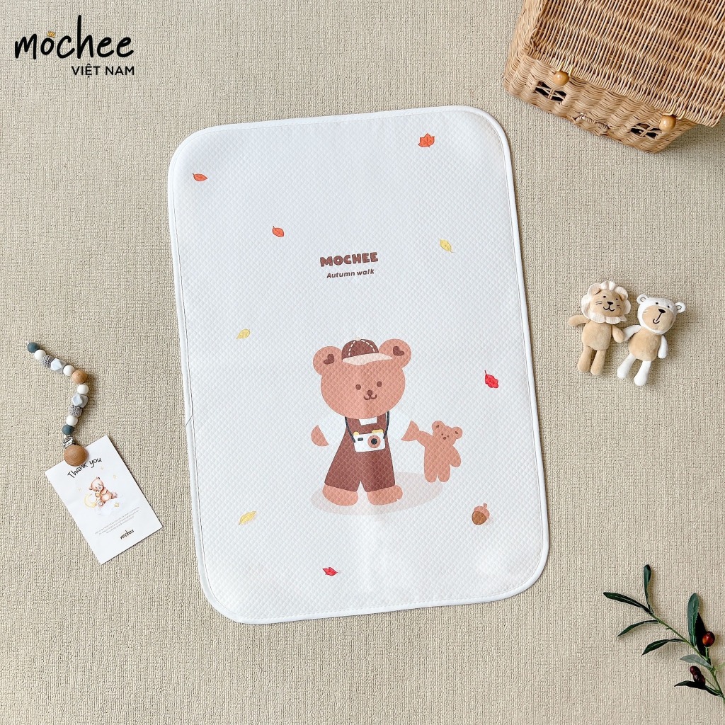 Lót chống thấm cho bé Mochee 4D 50x70cm, tấm lót thay bỉm họa tiết thoáng khí - Monnie Kids