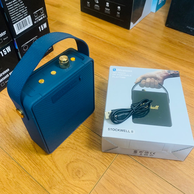 Loa bluetooth Stockwell W2 có logo hãng âm thanh hay thiết kế đẹp có quai xách