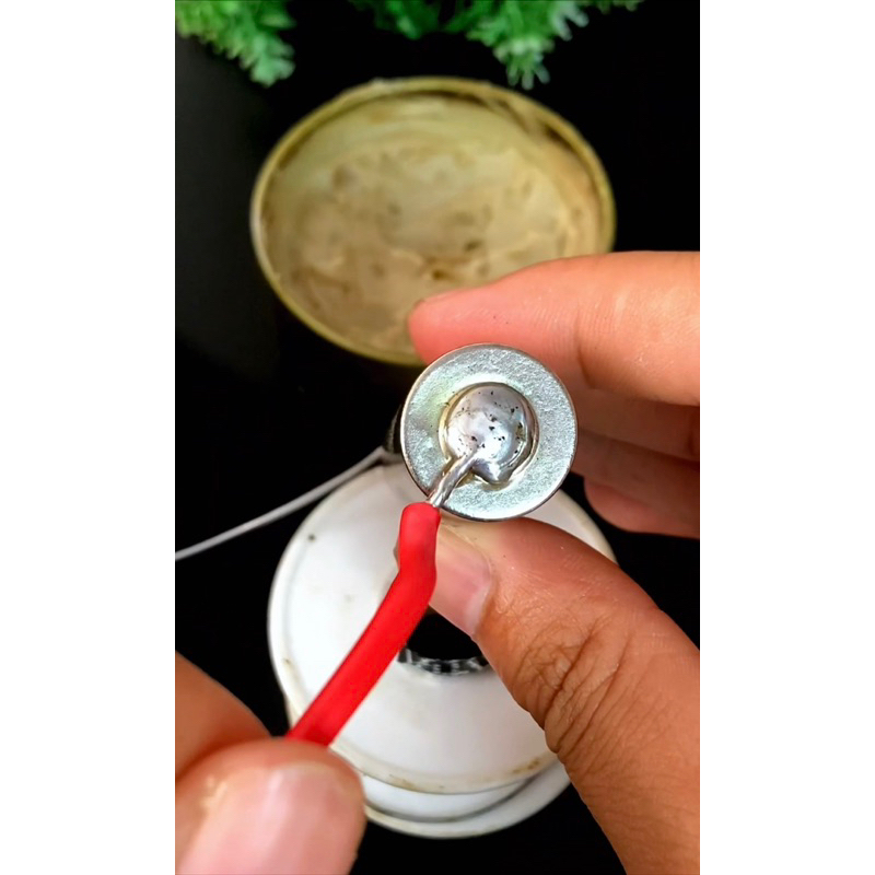 Hộp 100g Keo mỡ trợ hàn Cricket  bám hút