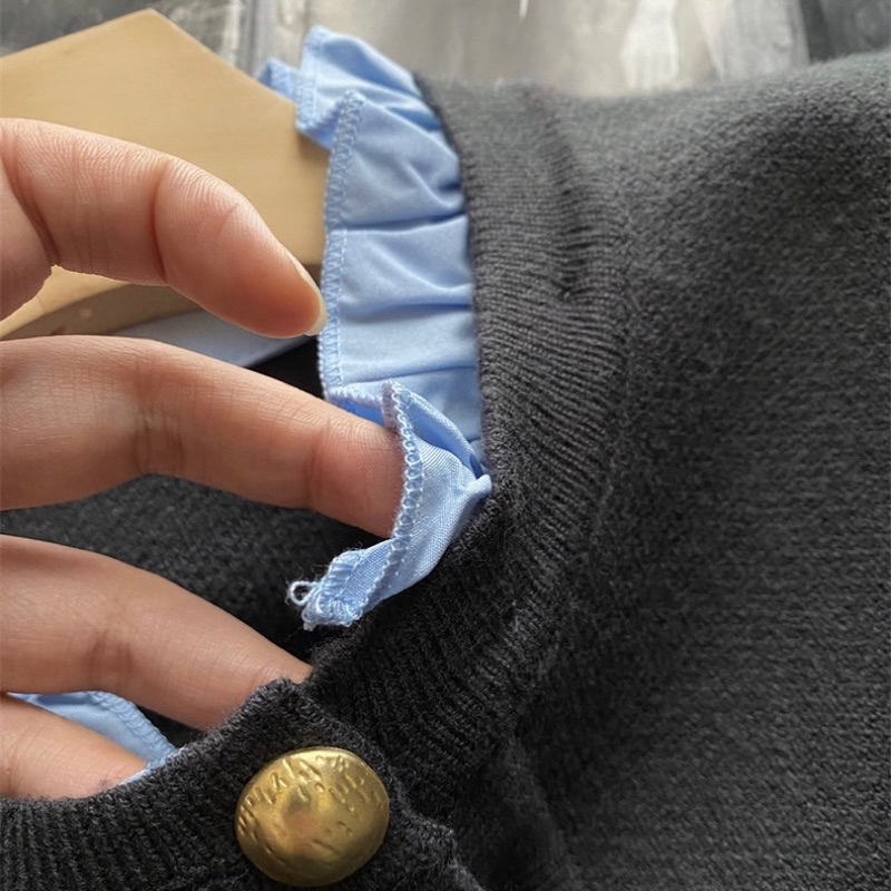 Áo cardigan xám viền cổ bèo xanh