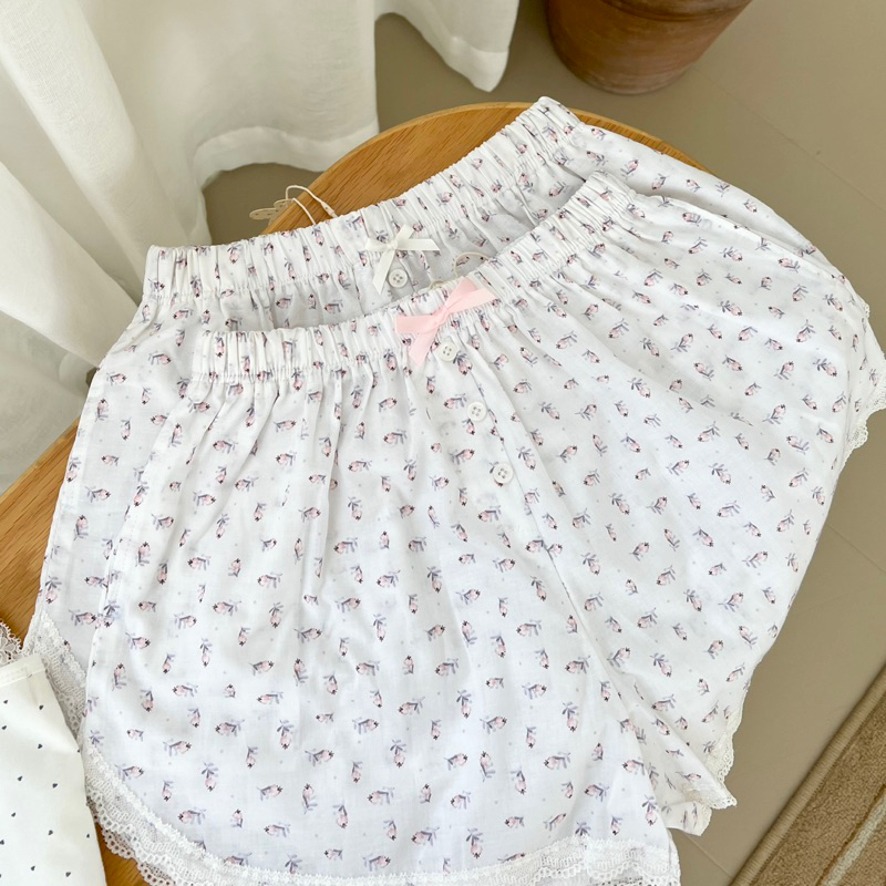 𝐚𝐬𝐡𝐞𝐱𝐢𝐧𝐜𝐡𝐚𝐨: quần đùi mặc nhà hoa phối ren nơ