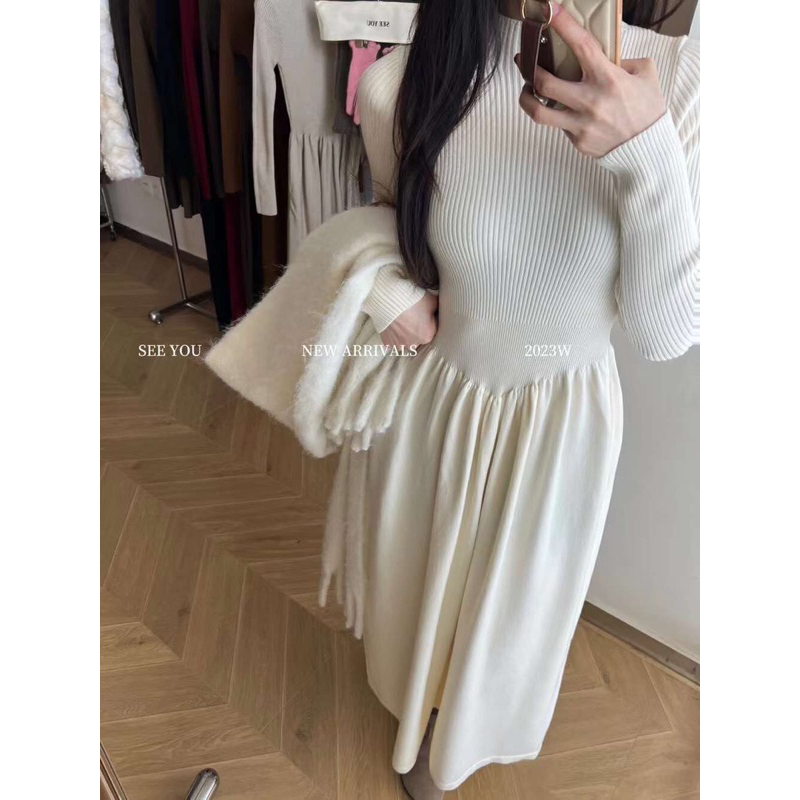 H601 Váy len eo v dài tay chân bồng