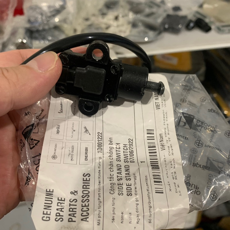 Công tắc chân chống cạnh, đá chống tắt máy cho các loại xe Piaggio Vespa - Giá lẻ như giá sỉ