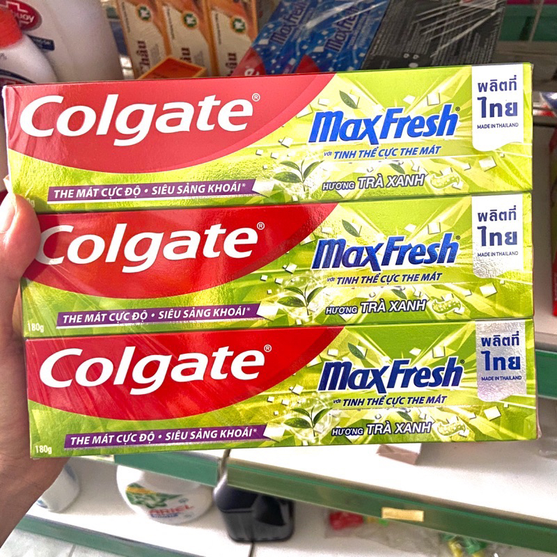 Kem đánh răng Colgate MaxFresh trà xanh typ 180g
