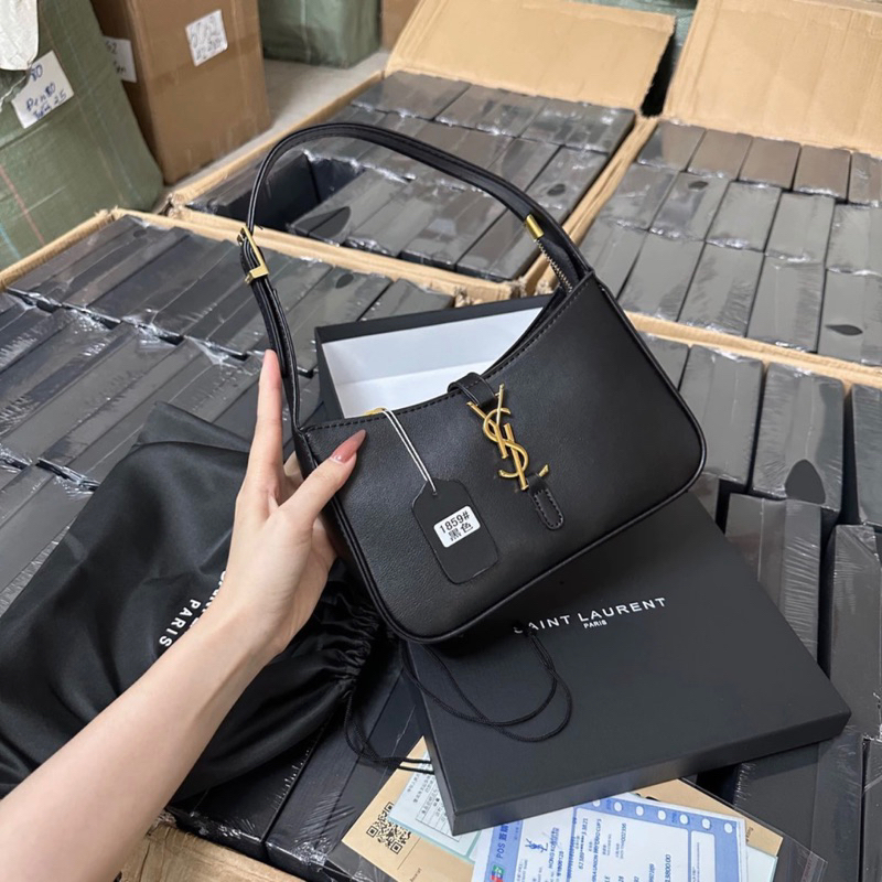 Túi kẹp nách nữ Size 21cm Hàng chuẩn đẹp full box siêu đẹp