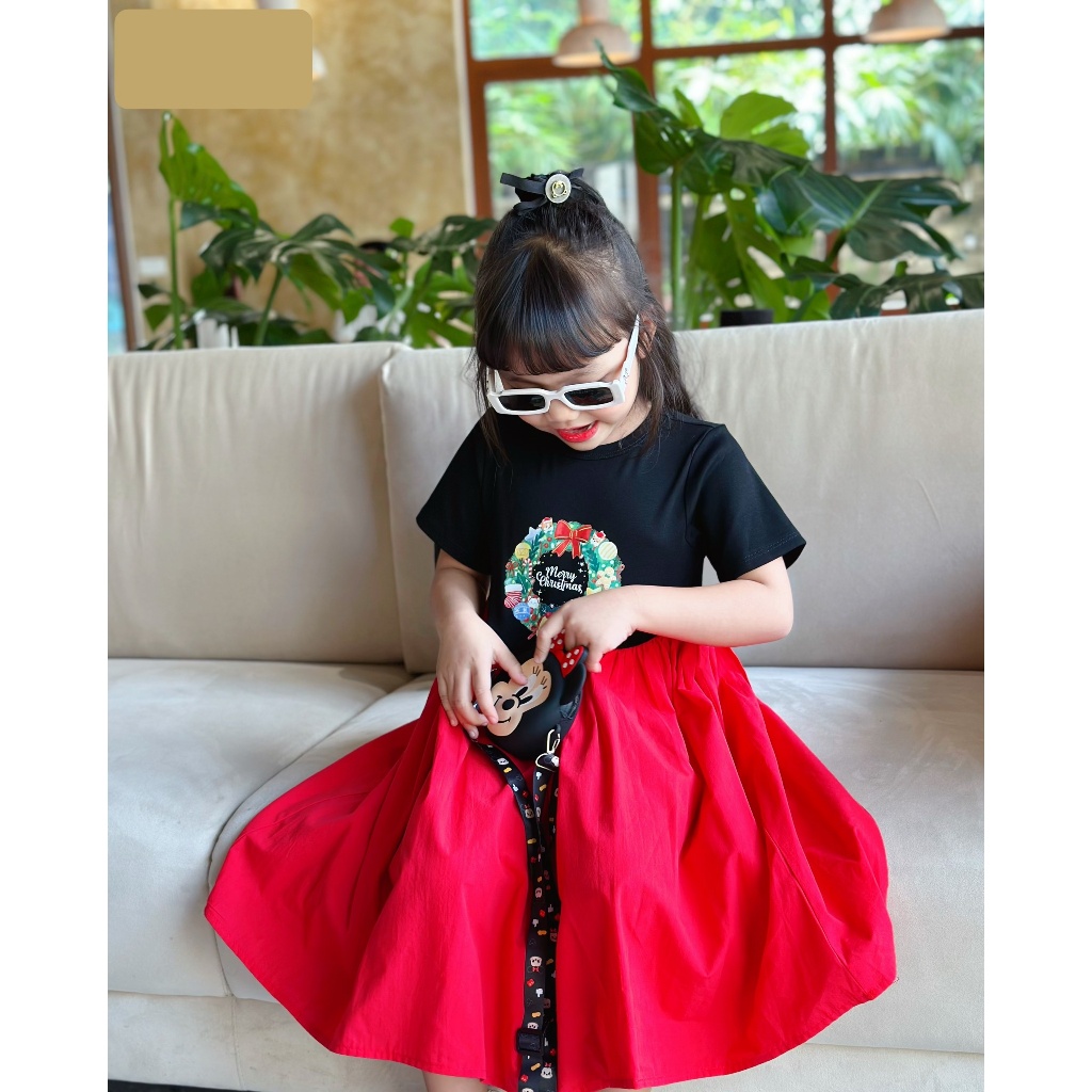 Chiếc đầm Noel đẹp xinh, xuất sắc đây ạ