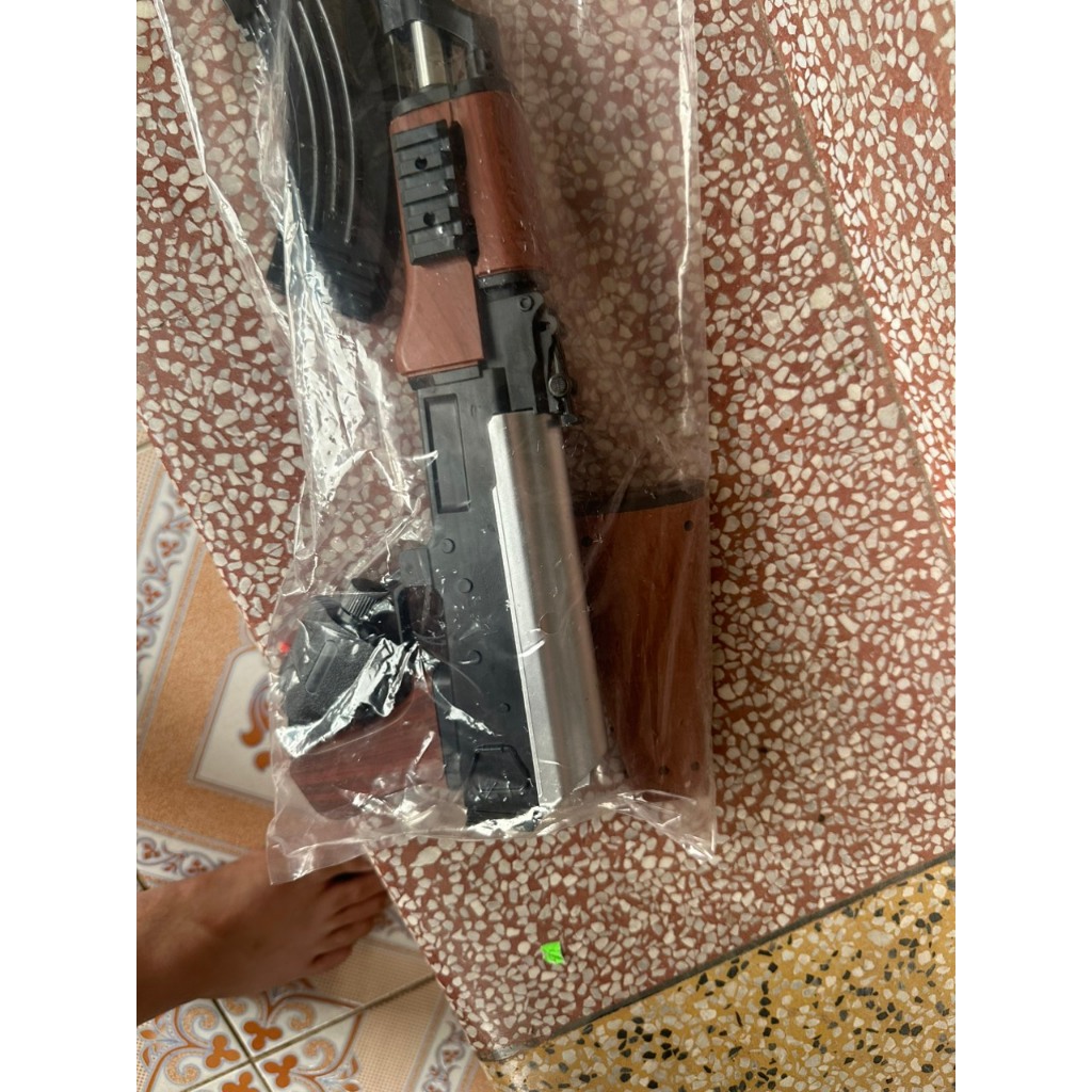 Đồ chơi mô hình AK47 trong game súng M1911 Ban Đan Nhựa