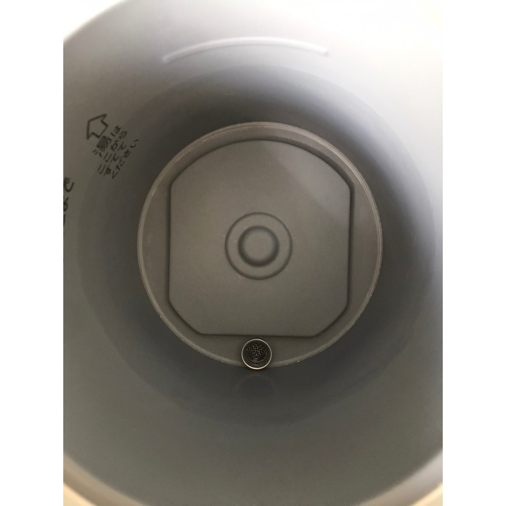 Bình thủy Nhật bãi Zojirushi CD-JB, 2.2l, lòng bình đẹp mịn, chạy điện 100V