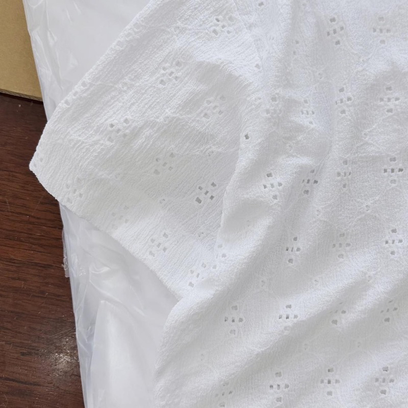 Áo nữ dáng lửng. Hình thật shop chụp cận vải