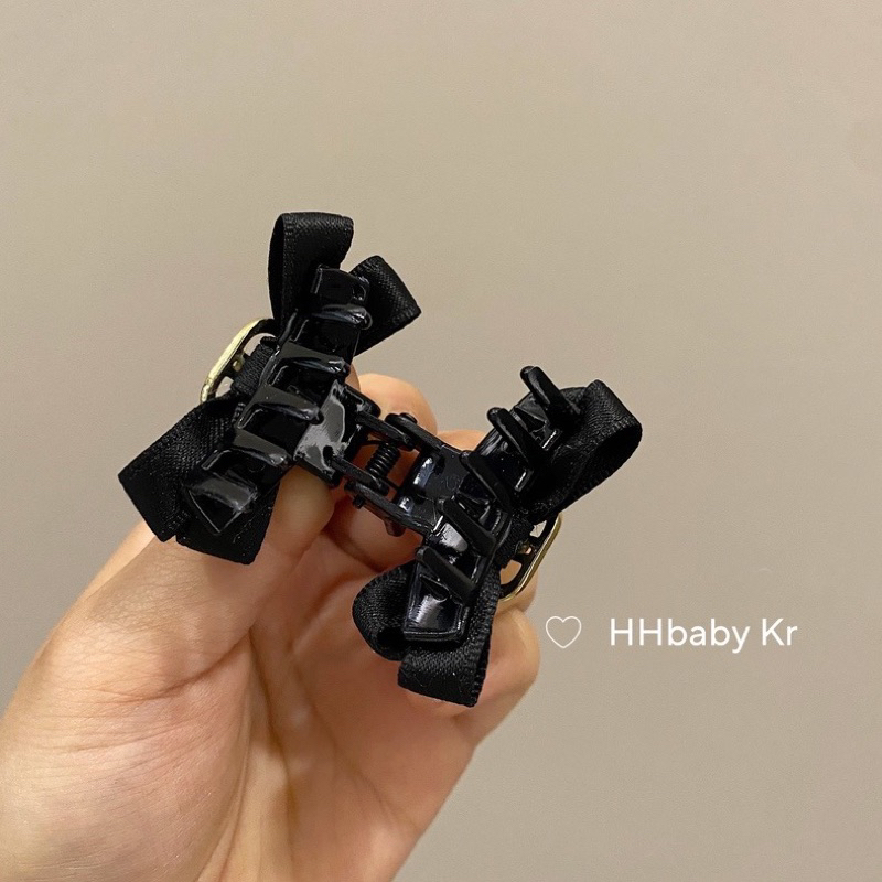 Kẹp tóc mái mini đính chiếc nơ gắn charm CD sang chảnh K121