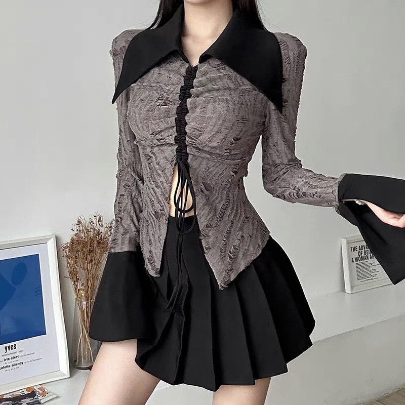 Áo xám tay cổ đen