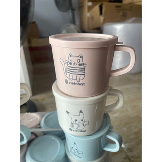 Cốc nhựa uống nước có nắp đậy cho bé